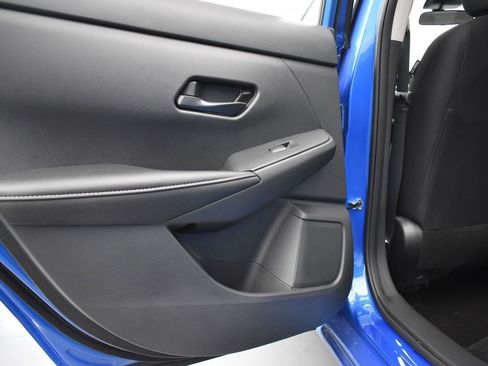 Used 2025 Nissan Sentra SV image 16