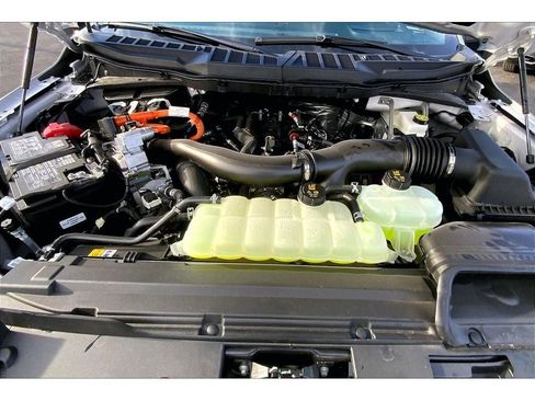 New 2025 Ford F150 Lariat w/ Equipment Group 502A High image 27