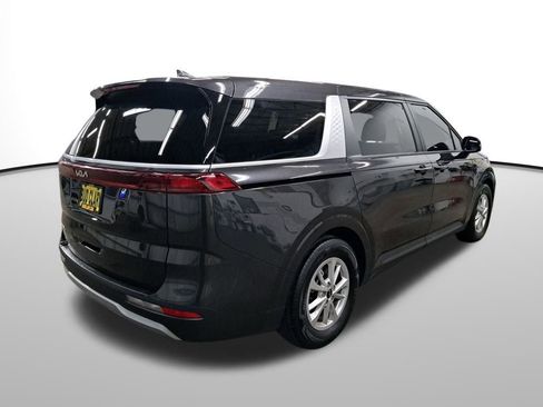 Used 2024 Kia Carnival LX image 6