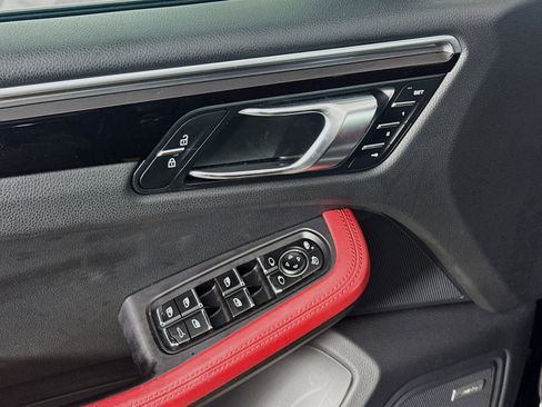 Used 2020 Porsche Macan S w/ Premium Package Plus image 23