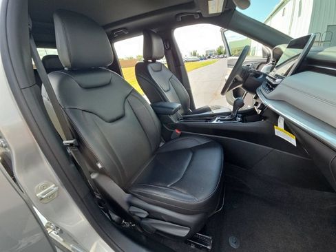 Used 2024 Jeep Compass Limited w/ Sun and Sound Group AWD/4WD image 24