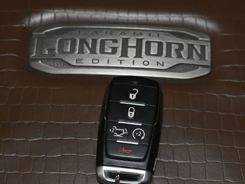 Used 2019 RAM 1500 Laramie Longhorn image 25