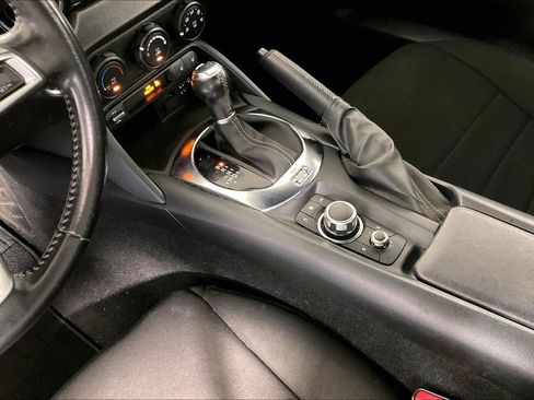 Used 2020 MAZDA MX-5 Miata RF Club RWD image 17