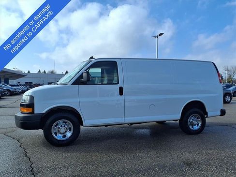 Used 2018 Chevrolet Express 3500 w/ Driver Convenience Package image 9