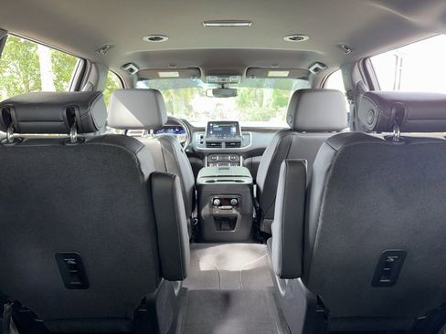 Used 2022 Chevrolet Tahoe LT w/ Luxury Package RWD image 32