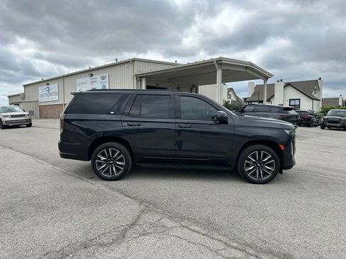 Used 2023 Cadillac Escalade Sport Platinum RWD image 4