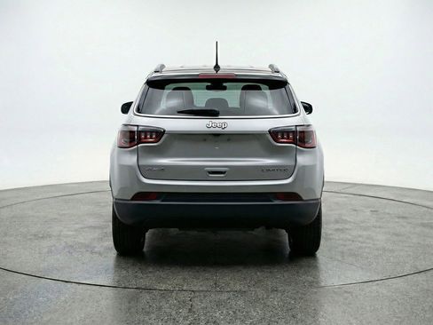 Used 2025 Jeep Compass Limited image 6