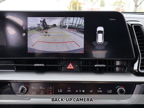 Used 2025 Kia Sportage EX image 5