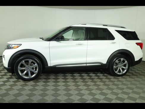 Used 2020 Ford Explorer Platinum w/ Premium Technology Package image 17