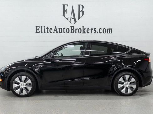 Used 2024 Tesla Model Y Long Range image 2