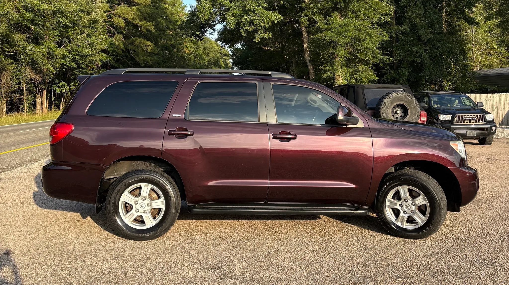 Used 2016 Toyota Sequoia SR5 AWD/4WD image 7