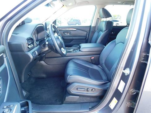 Used 2023 Honda Pilot Elite image 13