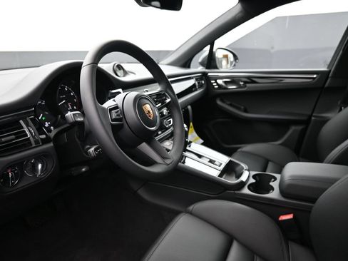 New 2026 Porsche Macan AWD/4WD image 4