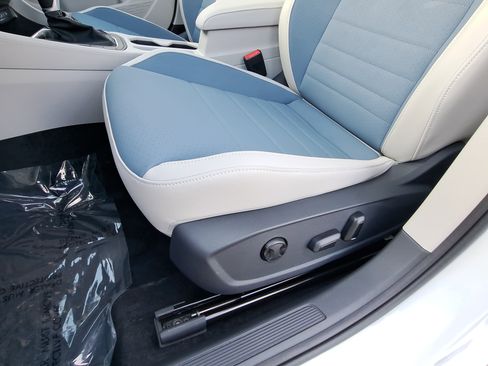 New 2026 Volkswagen Jetta SE image 26