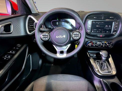 Used 2024 Kia Soul LX w/ Option Group 015 FWD image 9