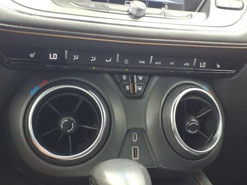 Certified 2022 Chevrolet Blazer Premier AWD/4WD image 19