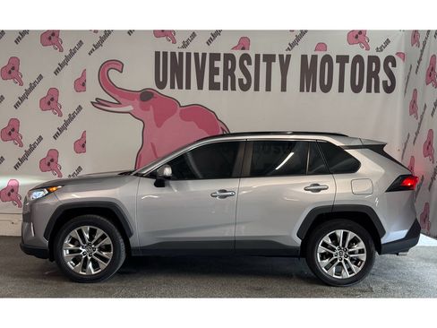 Used 2019 Toyota RAV4 XLE Premium w/ Cold Weather Package AWD/4WD image 8