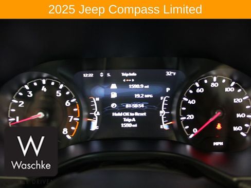 Used 2025 Jeep Compass Limited w/ Sun & Sound Group AWD/4WD image 38