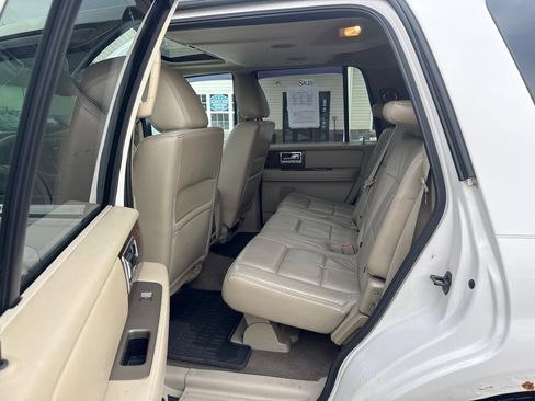 Used 2012 Lincoln Navigator 4WD image 10