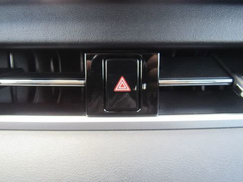 Used 2022 Mitsubishi Outlander SEL image 47