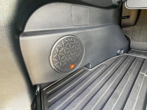 Used 2023 Toyota RAV4 XLE Premium image 28