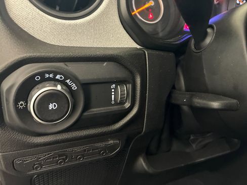 Used 2025 Jeep Wrangler Unlimited Sport AWD/4WD image 26