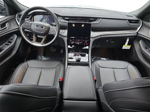 New 2025 Jeep Grand Cherokee L Limited w/ MOPAR Finishing Package image 9