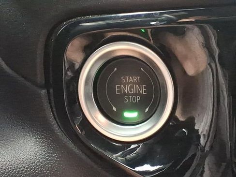 Used 2025 GMC Sierra 2500 SLE image 30