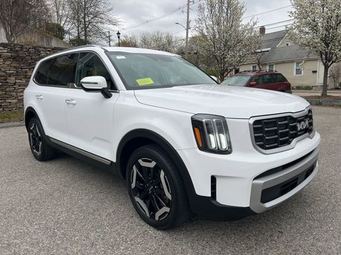 Used 2023 Kia Telluride S FWD image 8