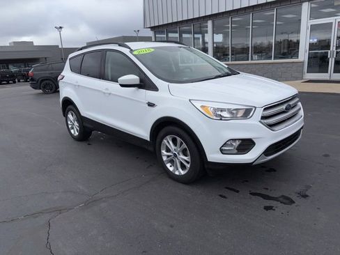 Used 2018 Ford Escape SE w/ SE Sync 3 Package image 1