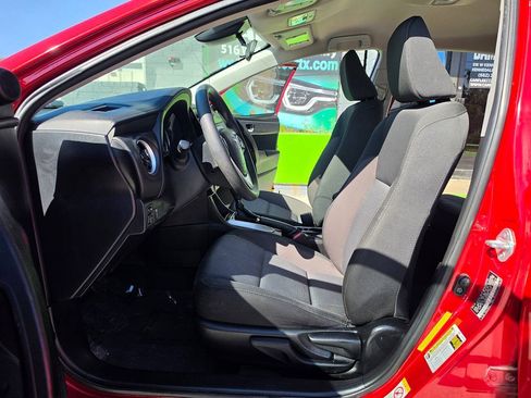 Used 2017 Toyota Corolla LE FWD image 19
