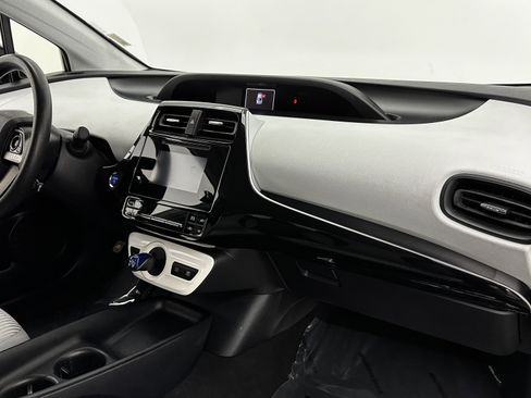 Used 2017 Toyota Prius Two w/ Prius Two Safety Plus Package image 31