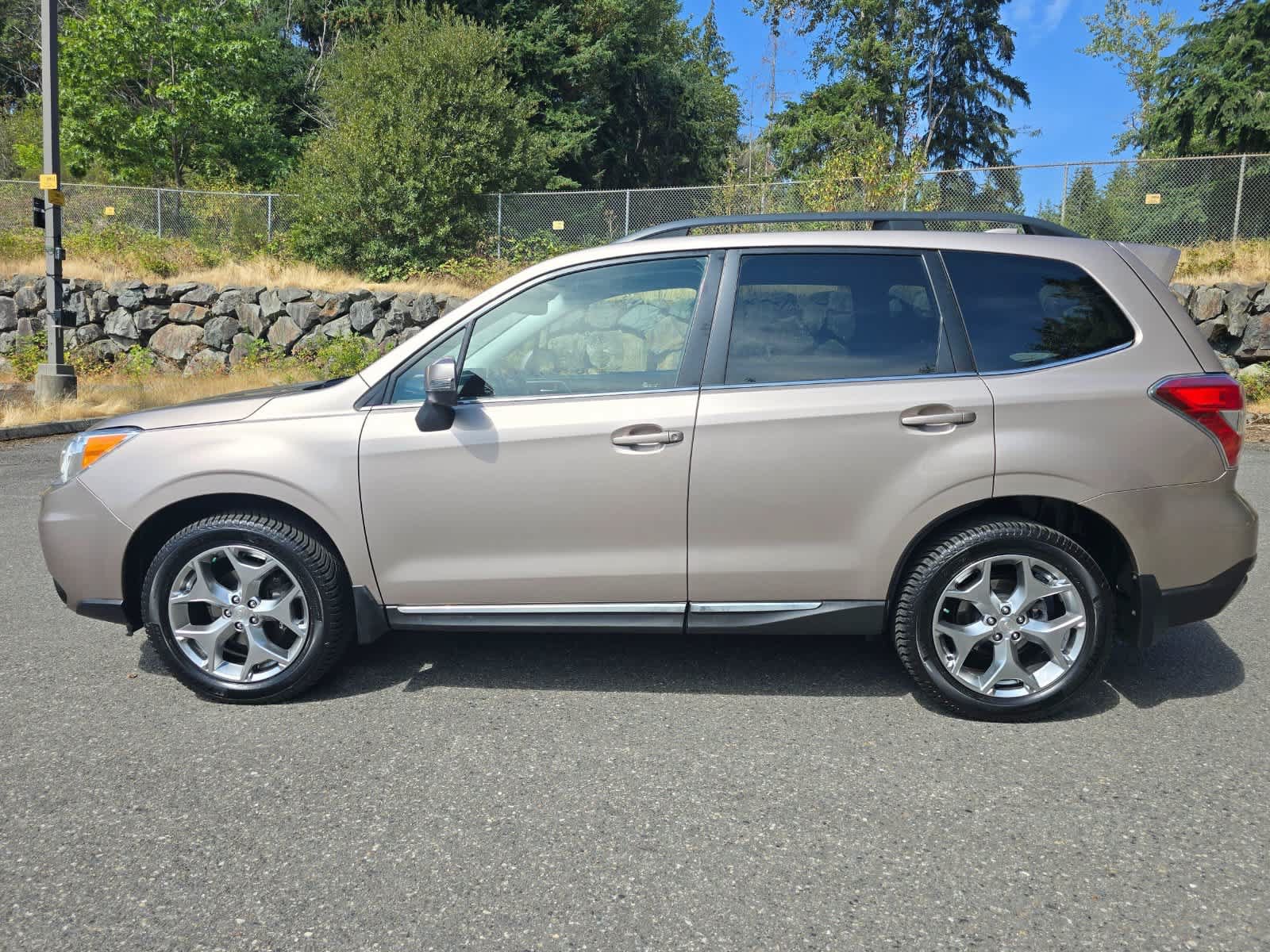 Used 2016 Subaru Forester 2.5i Touring w/ Eyesight & Navigation System AWD/4WD image 3
