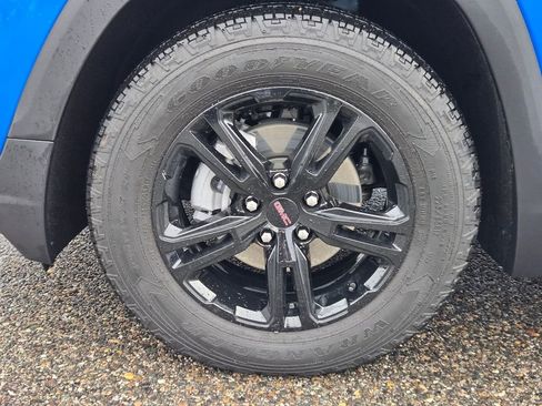 Used 2024 GMC Terrain AT4 w/ LPO, 'HIT The Road' Package image 8