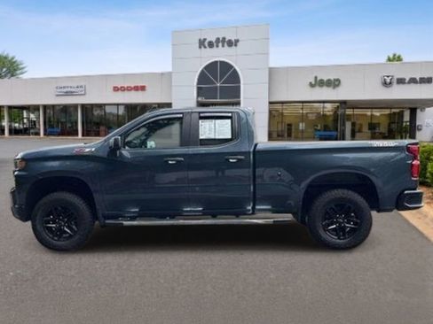 Used 2020 Chevrolet Silverado 1500 Custom Trail Boss w/ Custom Convenience Package AWD/4WD image 2