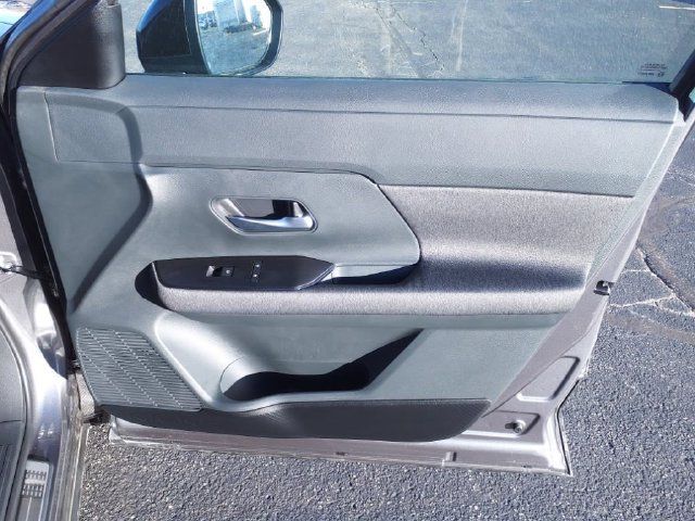 Used 2025 Nissan Kicks SV w/ Illumination Package FWD image 20