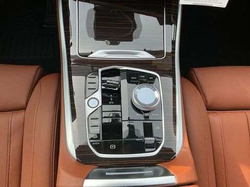 New 2026 BMW X5 xDrive50e w/ Executive Package AWD/4WD image 11