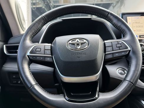 Used 2023 Toyota Highlander Limited image 26