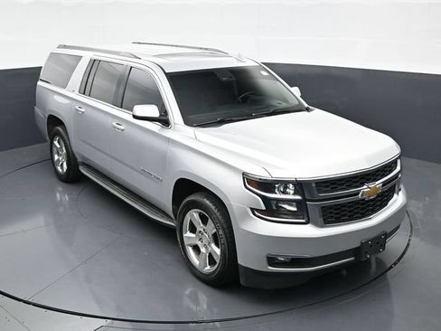 Used 2016 Chevrolet Suburban LT AWD/4WD image 38