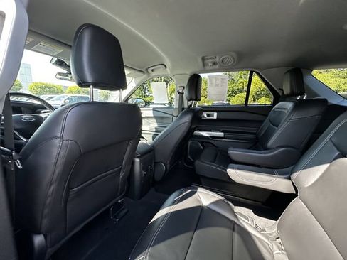 Certified 2023 Ford Explorer XLT w/ Equipment Group 202A AWD/4WD image 18