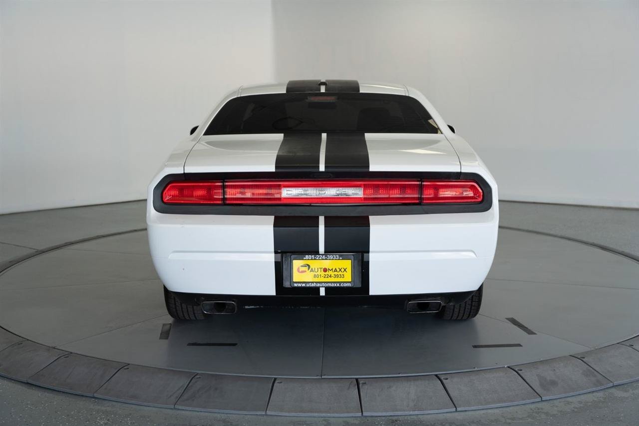 Used 2014 Dodge Challenger SXT RWD image 7