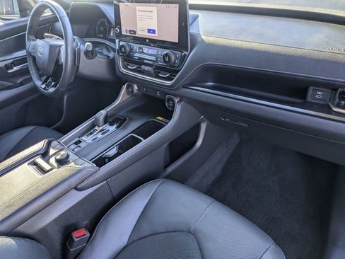 Used 2024 Toyota Grand Highlander AWD Hybrid image 34