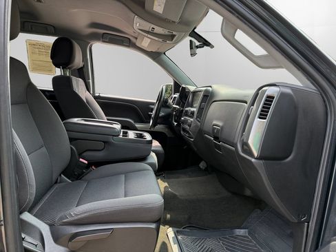 Used 2018 Chevrolet Silverado 1500 LT AWD/4WD image 14