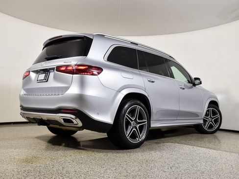 Used 2025 Mercedes-Benz GLS 450 4MATIC image 12