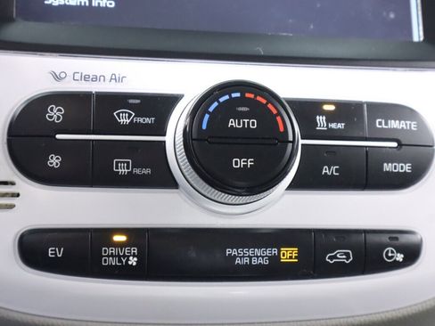 Used 2016 Kia Soul EV FWD image 23