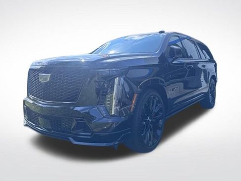 Certified 2026 Cadillac Escalade ESV V w/ LPO, ONYX Package AWD/4WD image 7