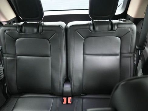 Used 2023 Lincoln Aviator Reserve w/ Equipment Group 201A image 10