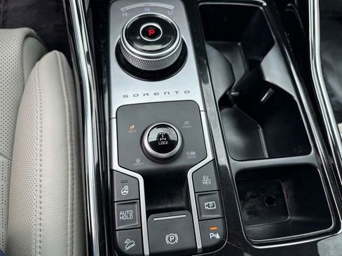 Used 2023 Kia Sorento EX w/ Panoramic Sunroof Package FWD image 25