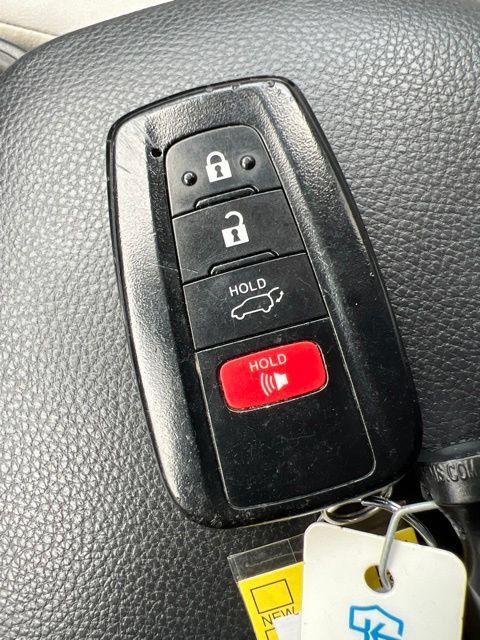 Used 2022 Toyota RAV4 XLE w/ Convenience Package AWD/4WD image 27