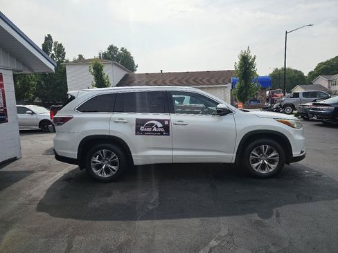 Used 2015 Toyota Highlander XLE AWD/4WD image 13
